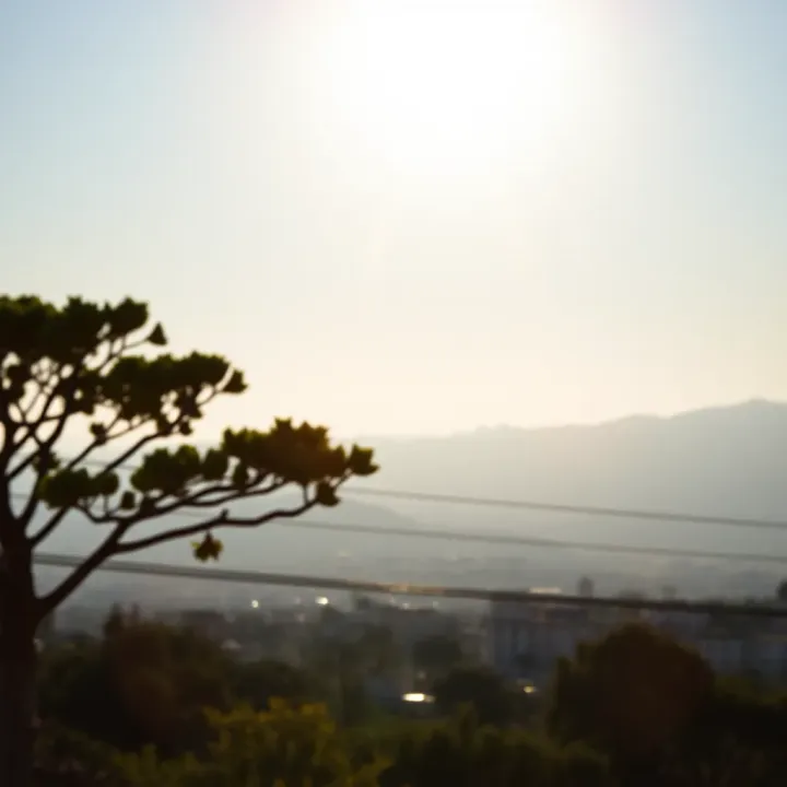 Clear sky with sun shining over Solaná landscape indicating pleasant weather conditions